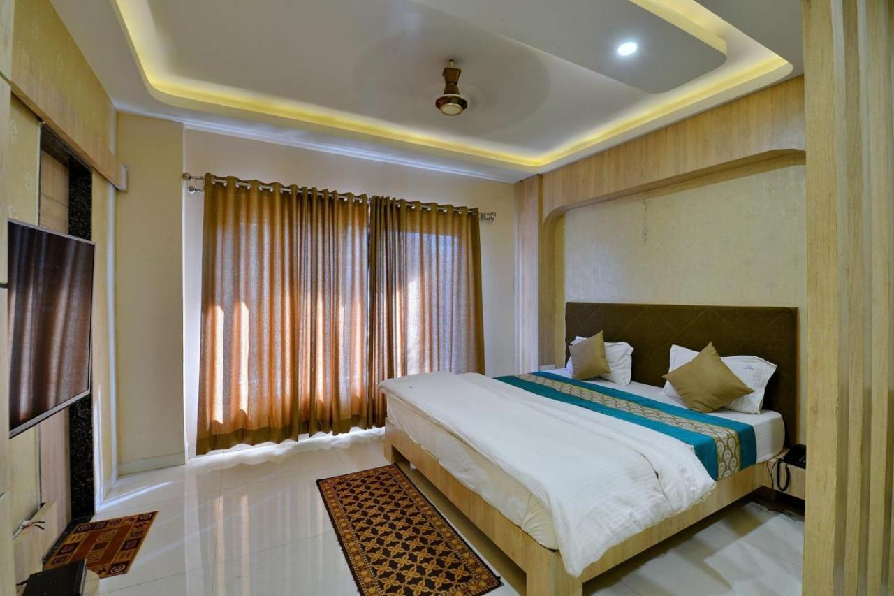 Hotel Signetic Blue Bhopal Exterior photo