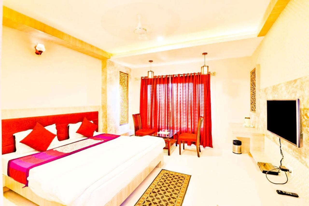 Hotel Signetic Blue Bhopal Exterior photo