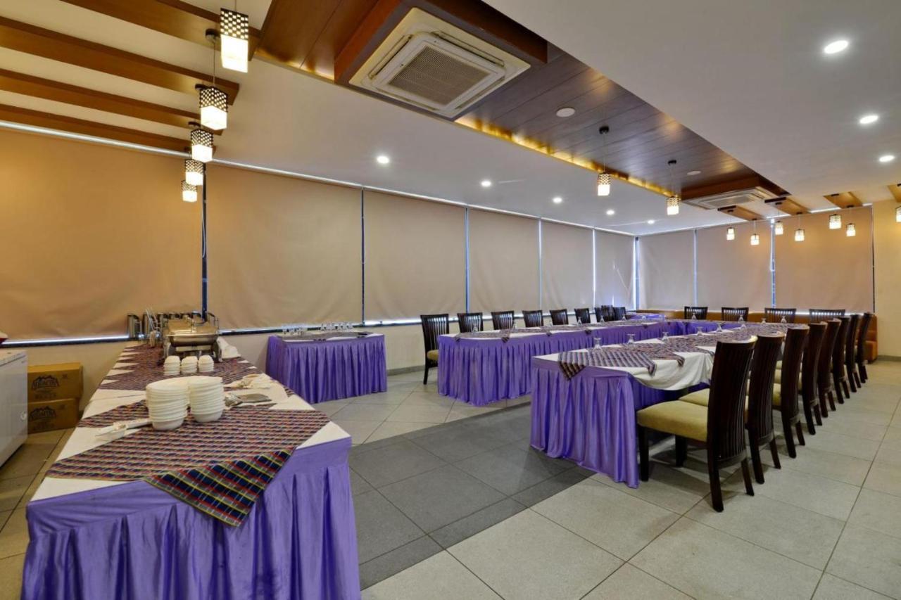 Hotel Signetic Blue Bhopal Exterior photo